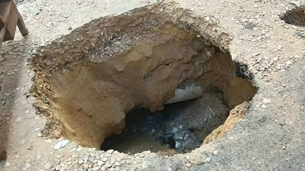 هبوط أرضي في سيدي بشر بالإسكندرية والمحافظة تكشف السبب (صور)