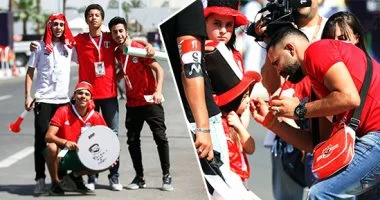 الجماهير المصرية تتجمع بكثافة في فندق منتخب مصر قبل التوجه إلى الملعب 1 201906260639103910