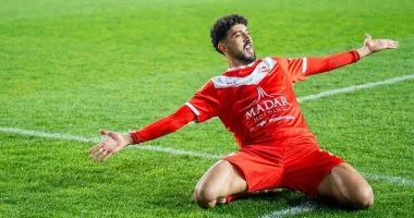 الأهلي يدرس ضم المهاجم التونسي محمد علي بن حمودة لتعزيز خط الهجوم