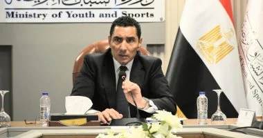 وزير الرياضة يلتقي مسؤولي الأندية لمتابعة حلول مديونيات المرافق في اجتماع رسمي 1 202606080140444044 396