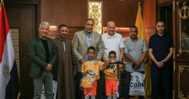 الإسماعيلي يحتفل بطفلين من جماهيره بعد تبرعهما بمدخراتهما للنادي 1 20260619010456456 400