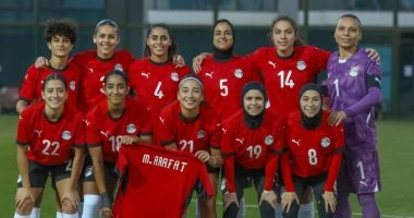 لاعبات منتخب الكرة النسائية يبدين دعمهن القوي لمحمد عرفات مدرب الحراس 1 20260709010154154 391