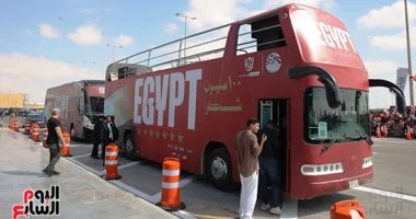 حافلة المنتخب المصري تروج لشعار 100 مليون شكر على دعم الفراعنة في مشوارهم 1 202607101039323932 12613