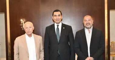 وزير الرياضة يتابع تجهيزات المنتخب وآفاق التعاون بين الأندية والقطاع الخاص 1 202607141142174217 397
