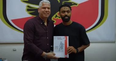 حسين الشحات يجدد تعهده مع الأهلي ويؤكد استمرار المشوار لإسعاد الجماهير 1 202607170749304930 300