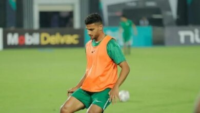 وفاة والد أسامة فيصل لاعب البنك الأهلي والنادي يعلن الحداد عليه 5 20231030091308138