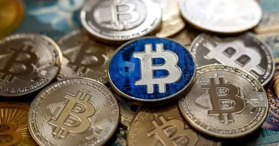 انخفاض سعر بيتكوين تحت 80 ألف دولار وسط توقعات متزايدة لرفع الفائدة 1 202607201056265626 181