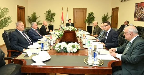 وزير الرياضة يترأس اجتماع مجلس هيئة استاد القاهرة لبحث فرص الاستثمار والتطوير 1 2026090711000404 394
